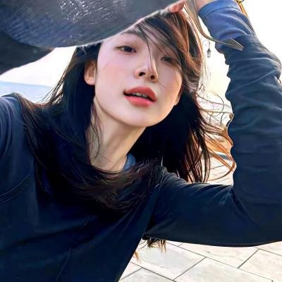 我想变成鸟,所以跳起来